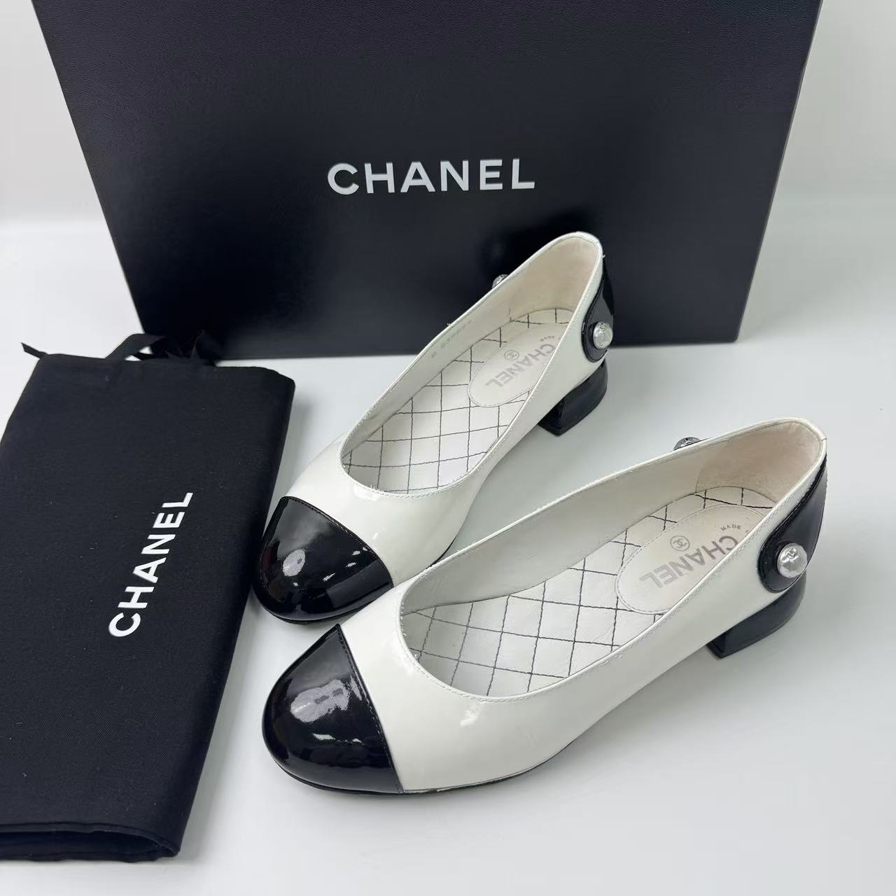 99新 Chanel/香奈儿 35.5码/仔仔鞋子/全套/白色珍珠双C单鞋1861
