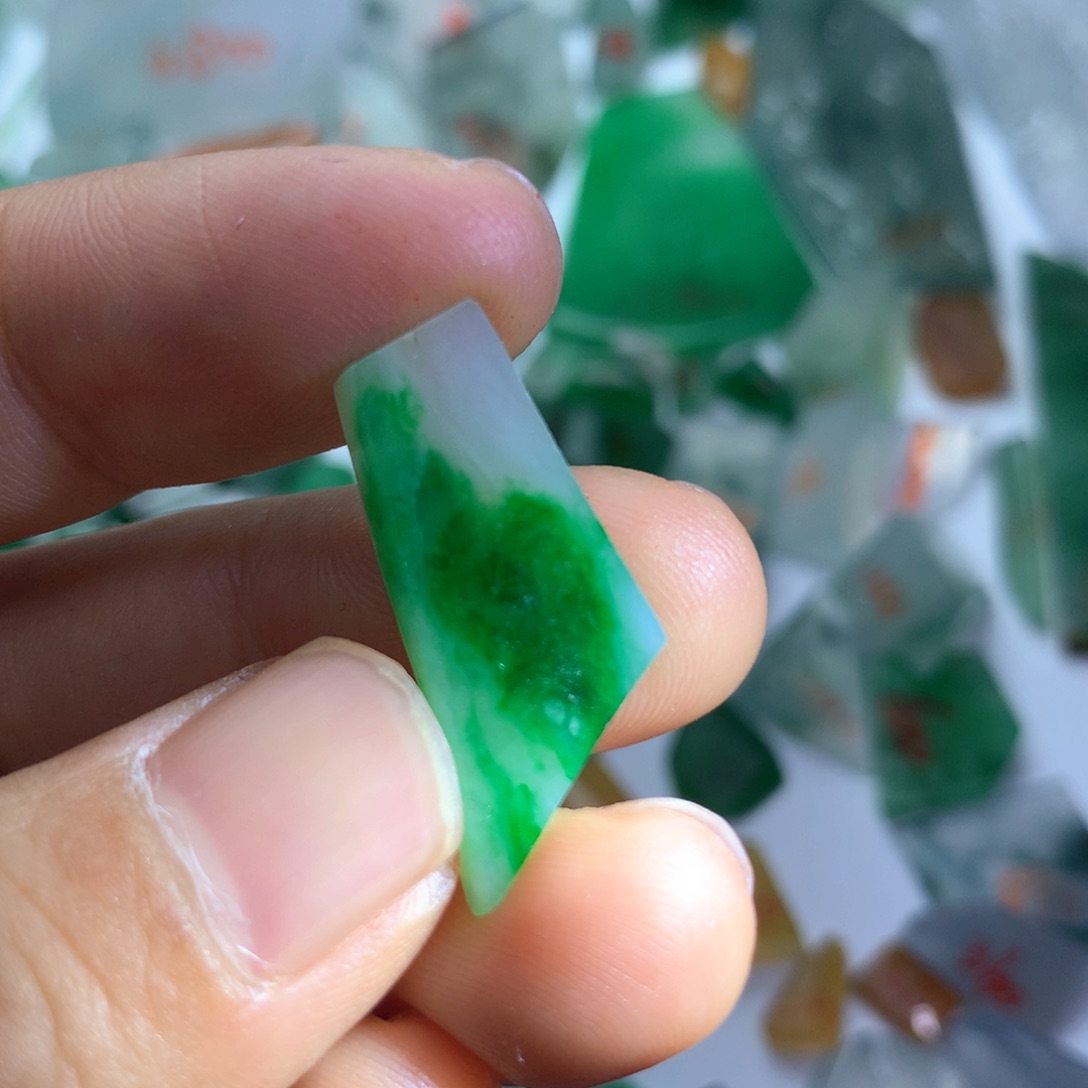 定制翡翠未镶嵌天然翡翠