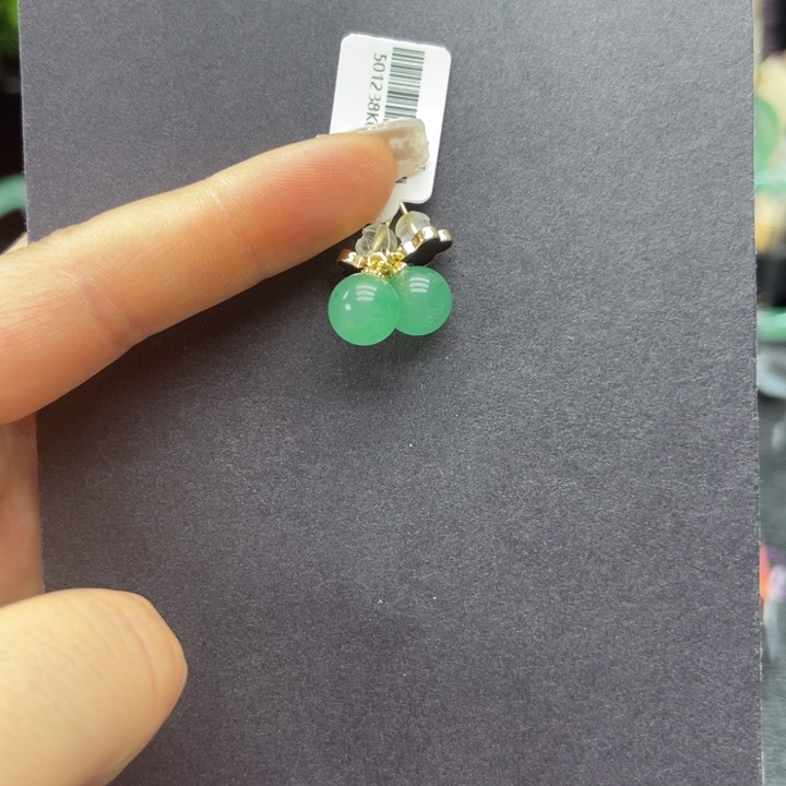 石英质玉耳钉未镶嵌