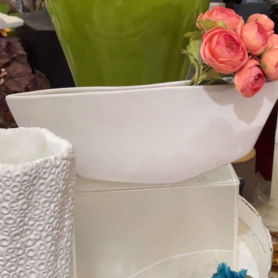 陶瓷花瓶，仿真绿植。