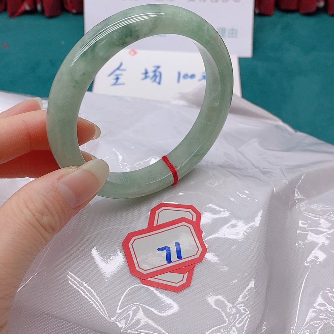 翡翠手镯未镶嵌妥*711111111111111