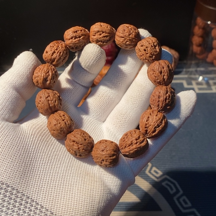 文玩核桃手串……28