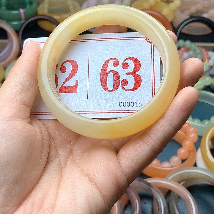 石英质玉（黄龙玉）未镶嵌手镯