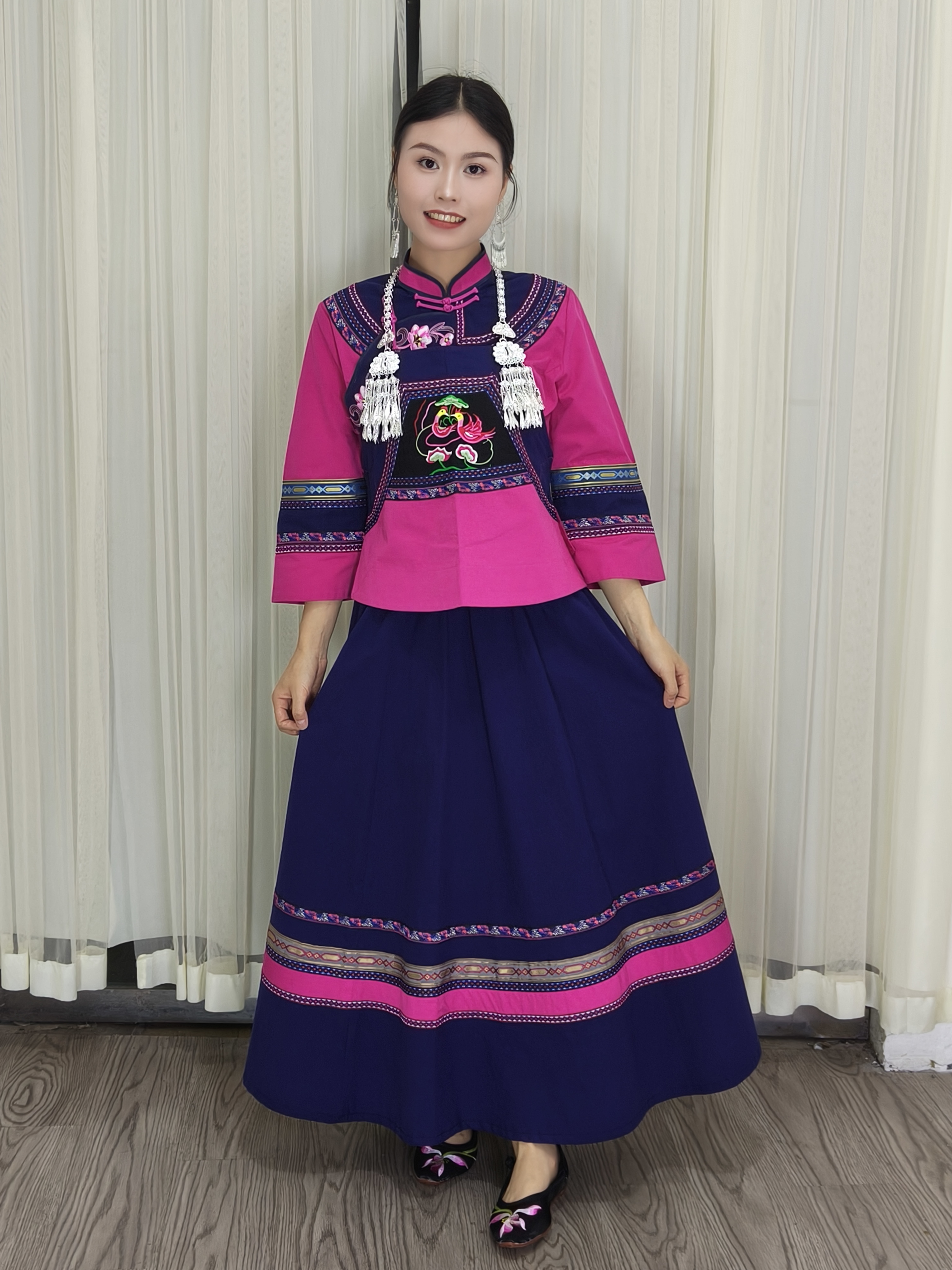 2025年新款壮族布依族玫红色刺绣套装民族风国风