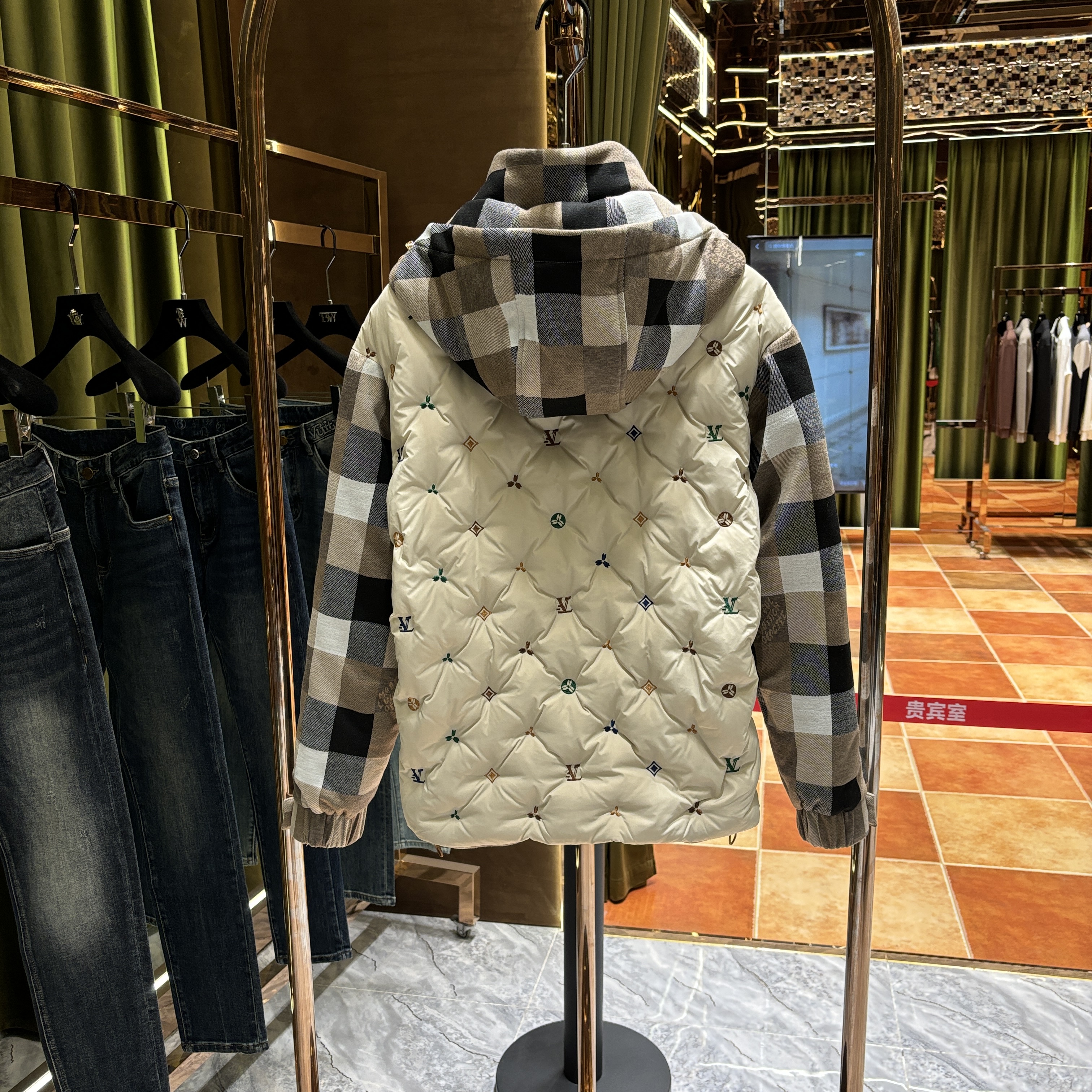 AW-TD.2025新品秋冬重工刺绣白鸭绒羽绒服88827