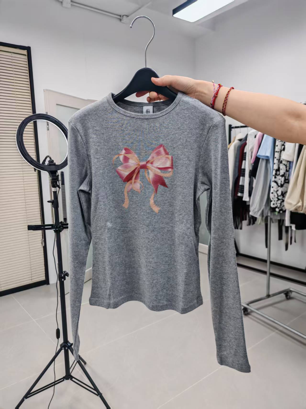 12.30日白色短袖西服等