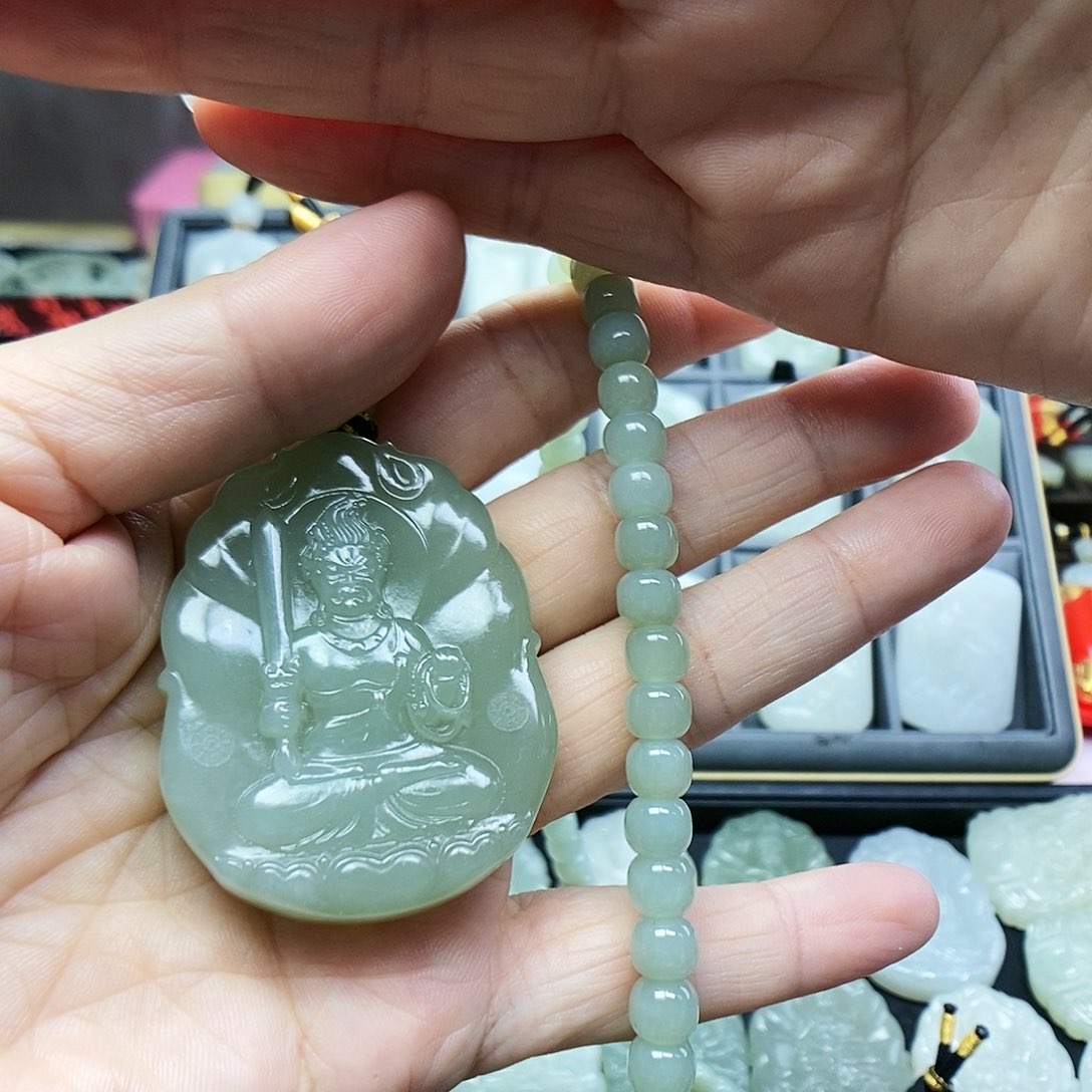 和田玉颈饰未镶嵌深***周