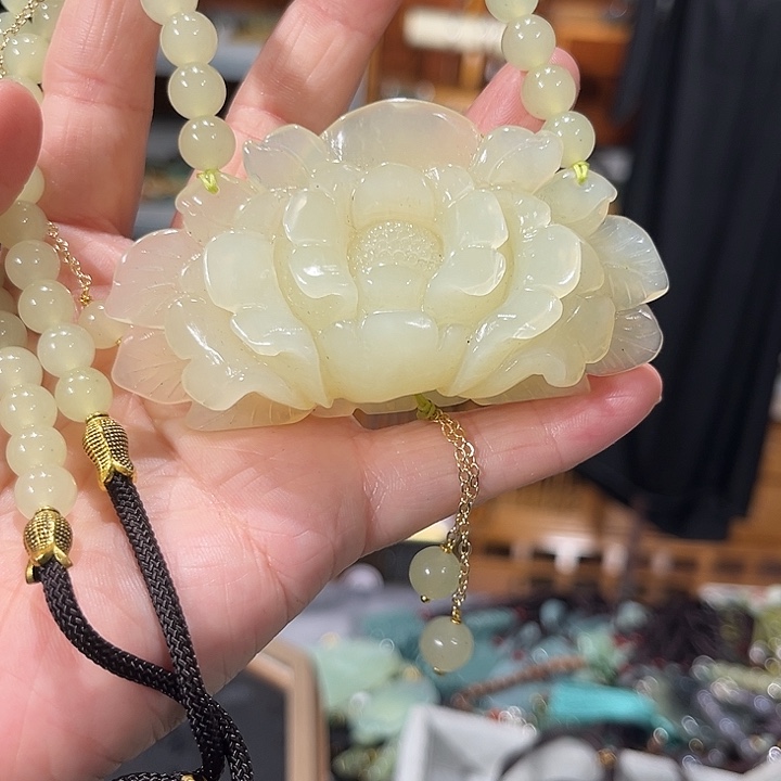 未镶嵌岫玉毛衣链