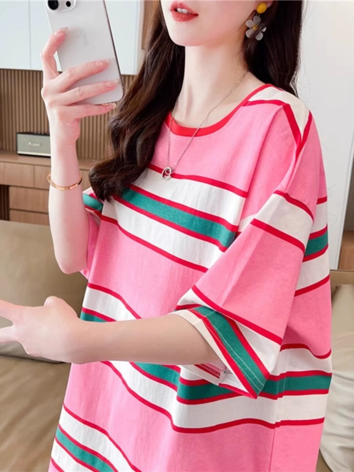 2025女短袖夏季新款简约百搭休闲宽松半袖衫上衣撞色彩虹条纹t恤