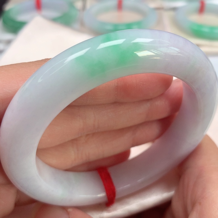 翡翠手镯未镶嵌春彩阳绿59号