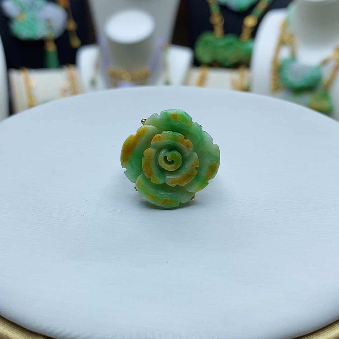 翡翠戒指未镶嵌天然