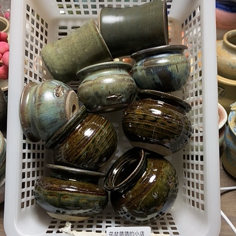 紫砂花盆410瑕疵品口径4厘米，左右