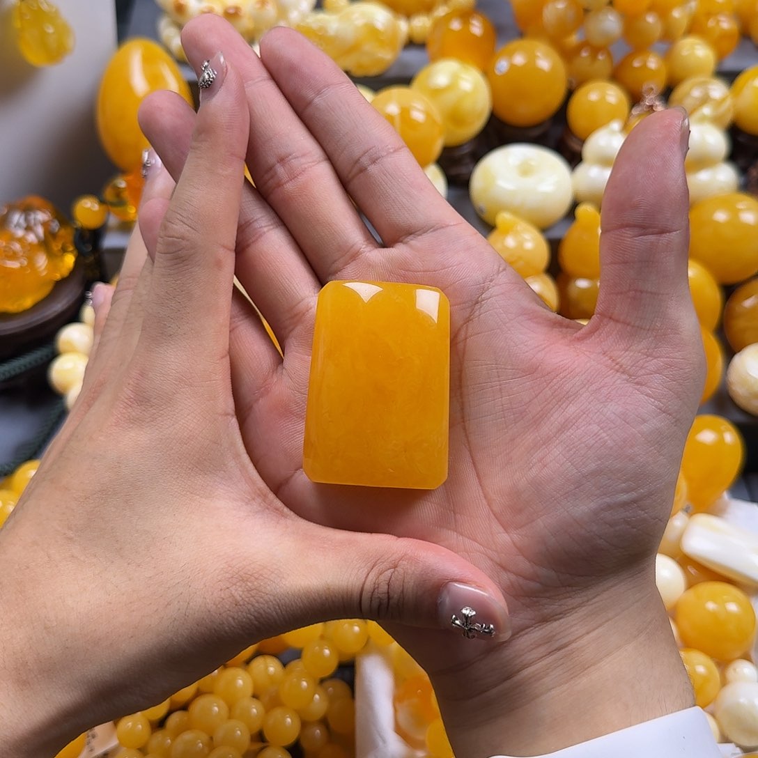 琥珀珠宝奇石未镶嵌方牌