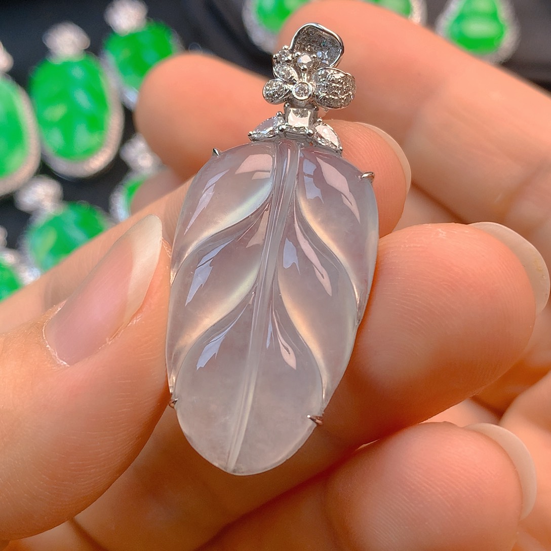 颈饰18K金镶嵌翡翠翡翠叶子吊坠