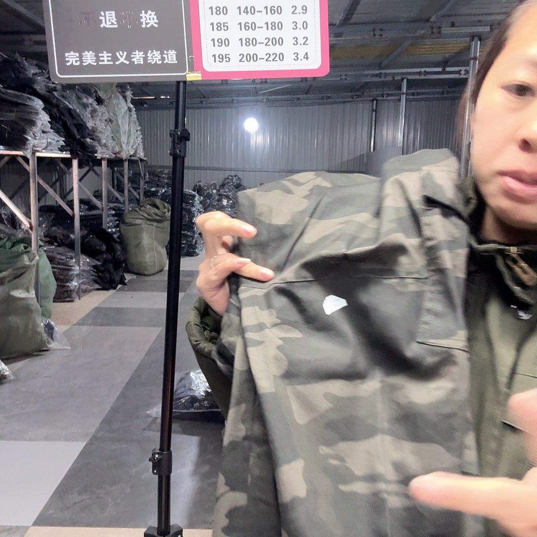 175瑕疵裤子两条。507。  