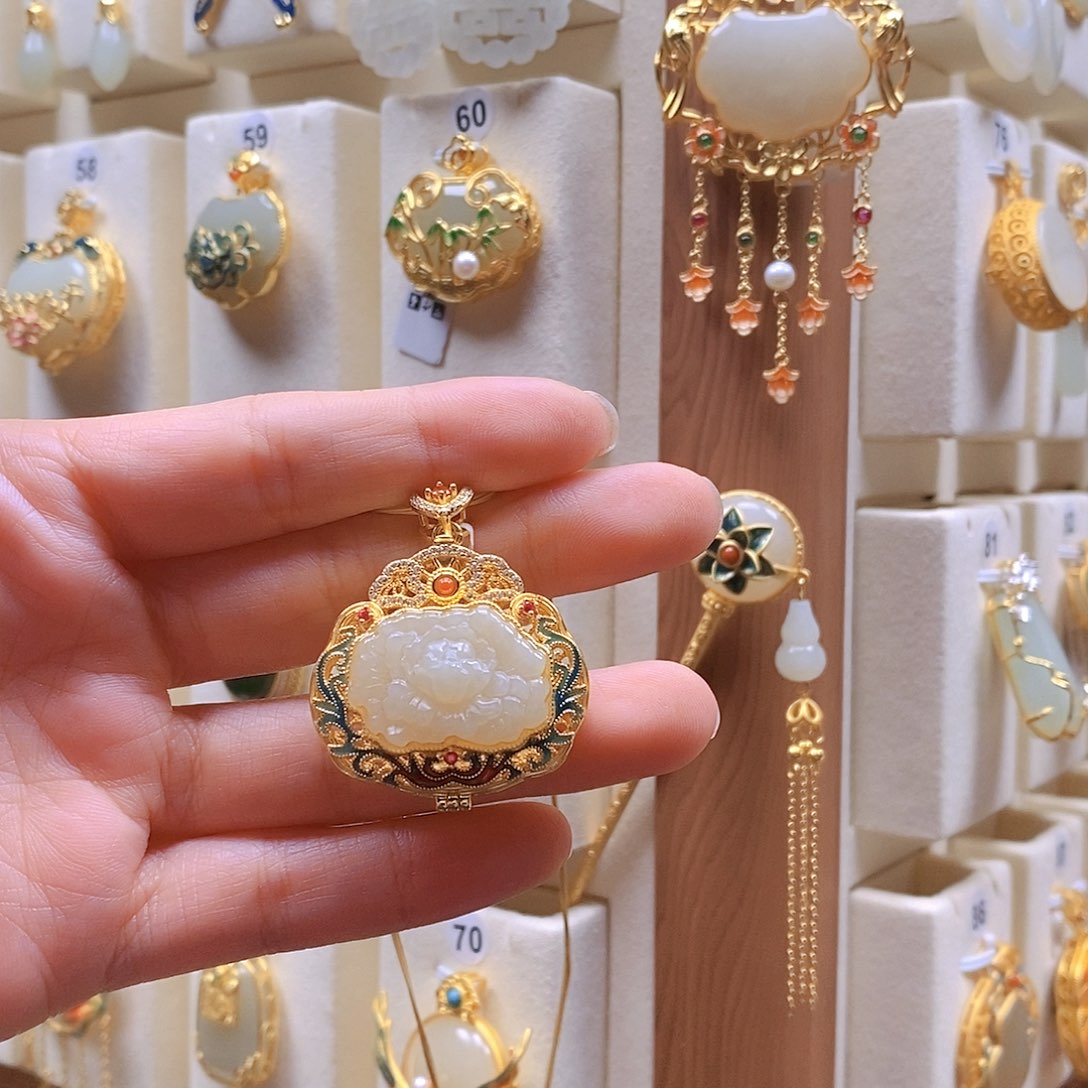 和田玉颈饰银S925镶嵌