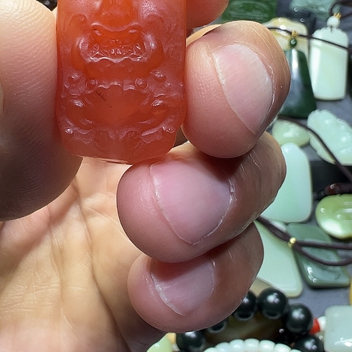 南红玛瑙合金颈饰