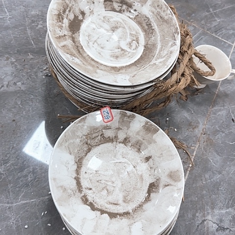 瓷片一个带标力力23厘米