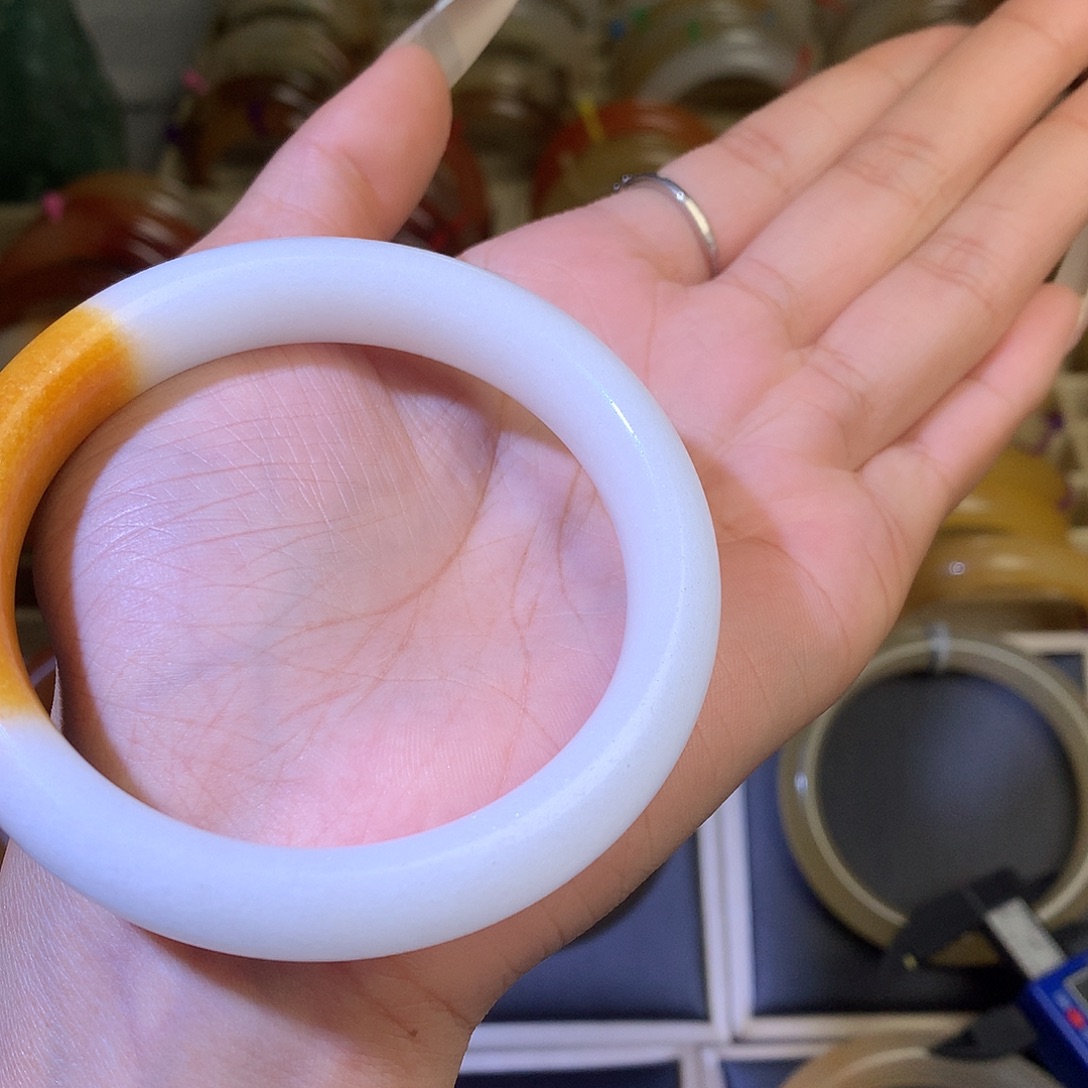 石英质玉（黄龙玉）未镶嵌手镯