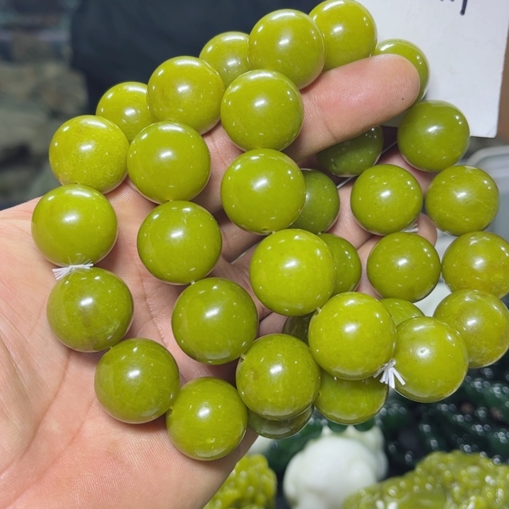 蛇纹石玉手串未镶嵌