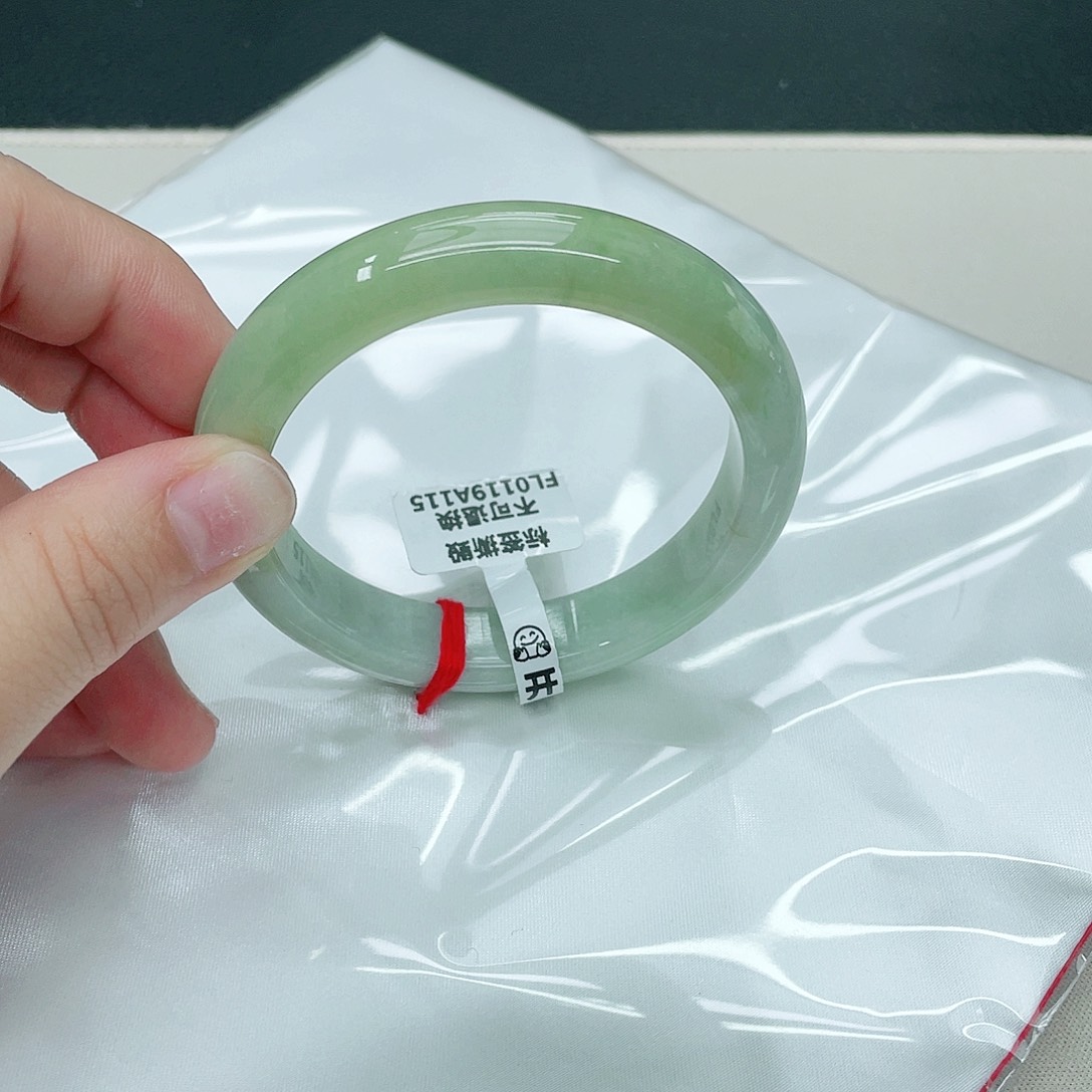 翡翠未镶嵌手镯正57