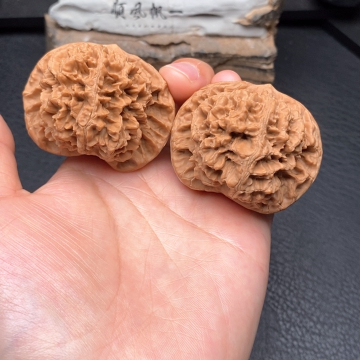 文玩核桃吊坠尺寸48大花