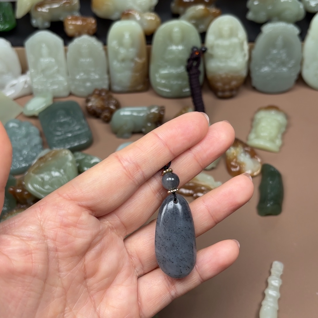 和田玉颈饰未镶嵌