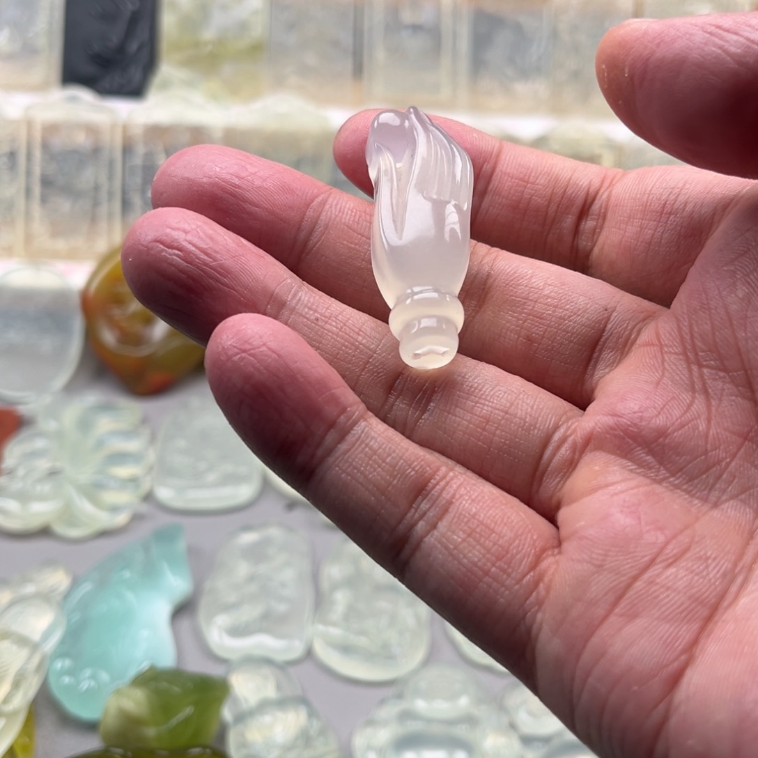 未镶嵌蛇纹石玉颈饰