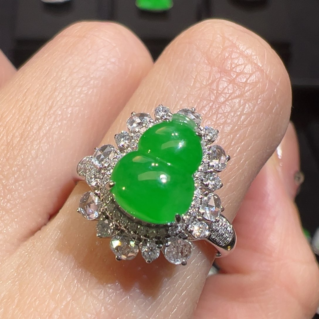 翡翠戒指18K金镶嵌收到货48小时鉴赏期