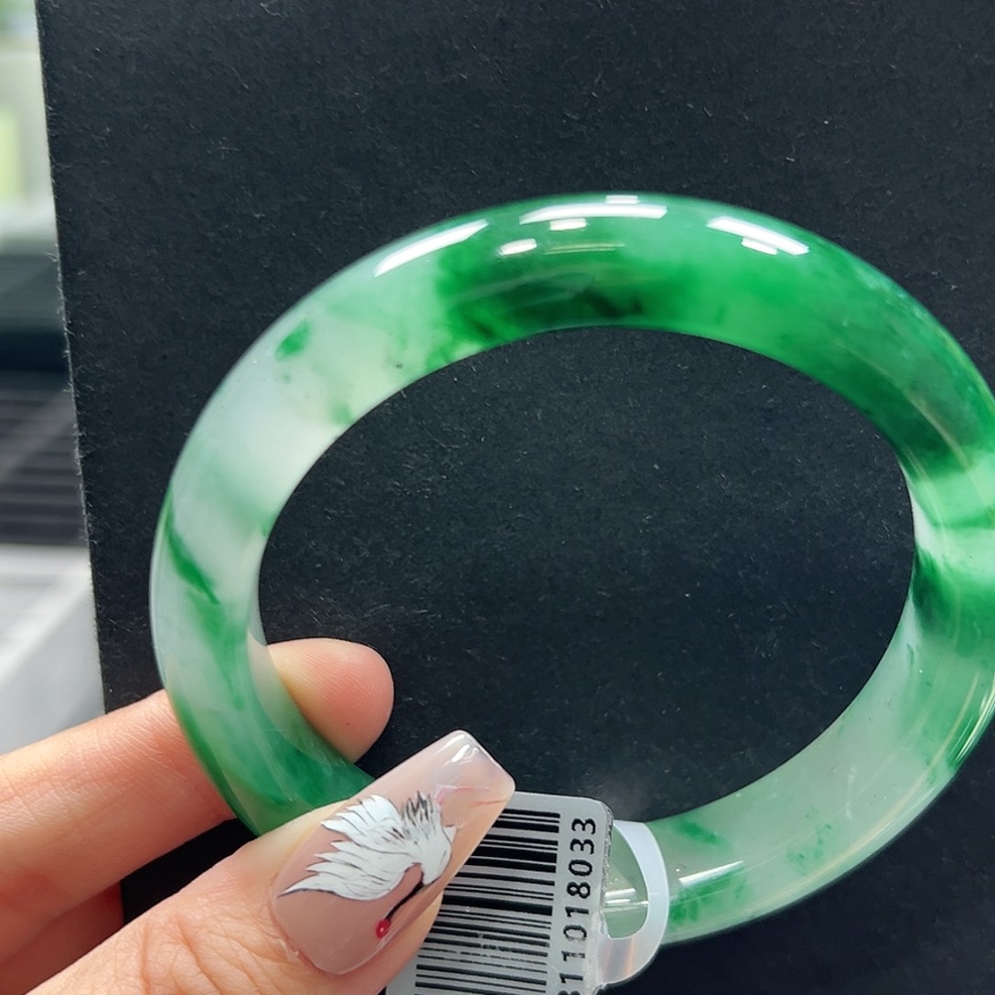 •***.未镶嵌手镯石英质玉（非洲翠）