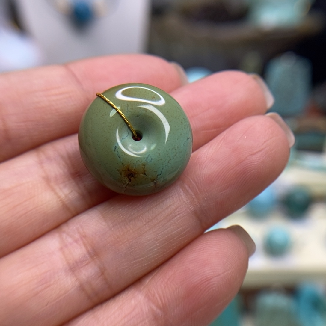 绿松石未镶嵌珠宝奇石17.5×10.1