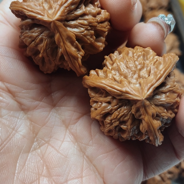 文玩核桃吊坠盘山