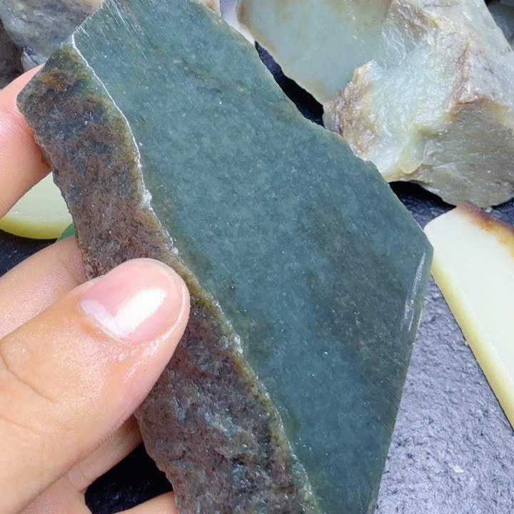 和田玉（糖玉）未镶嵌珠宝奇石