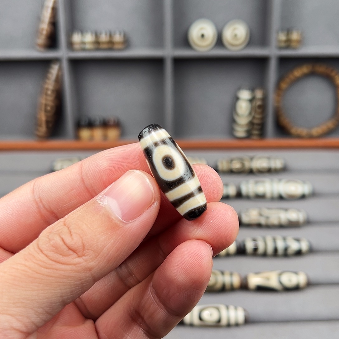 神***股玛瑙未镶嵌颈饰上肯现代工艺品珠子