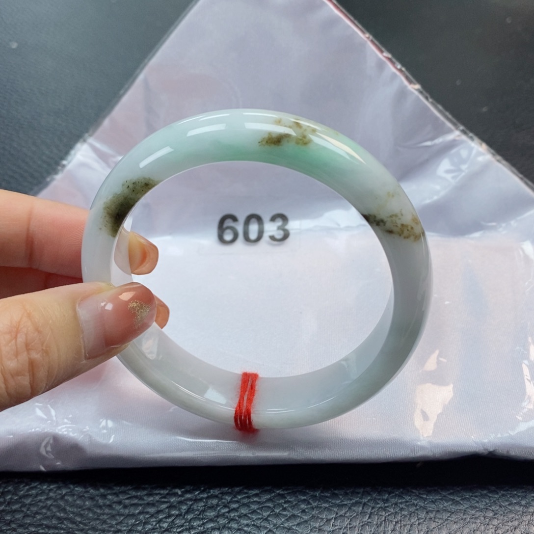 【闪购商品】翡翠手镯未镶嵌57圈