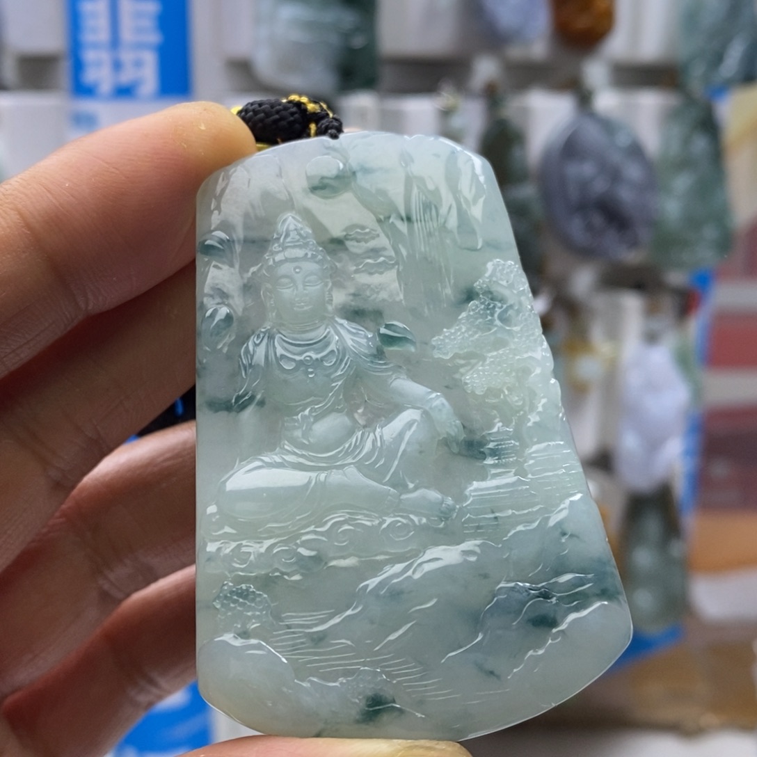 翡翠颈饰未镶嵌£****忙观音