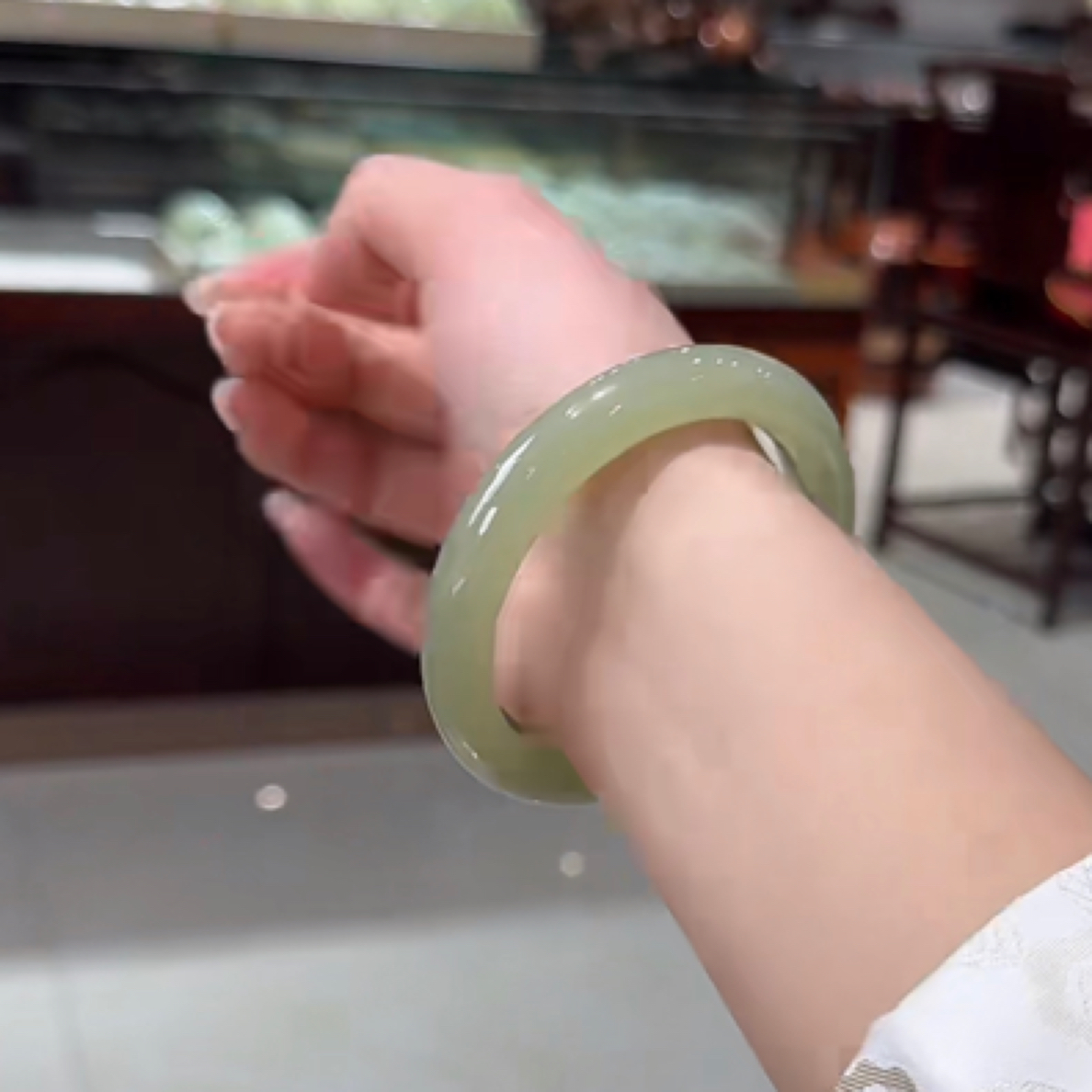 精品和田玉手镯58+