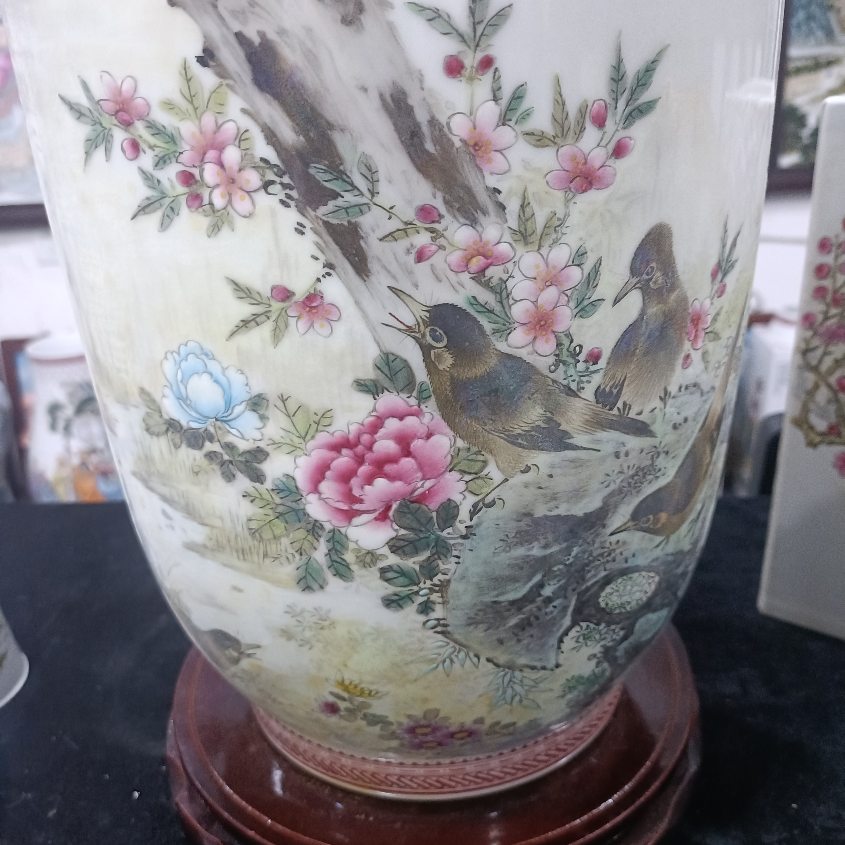 景德镇陶瓷粉彩花鸟赏瓶