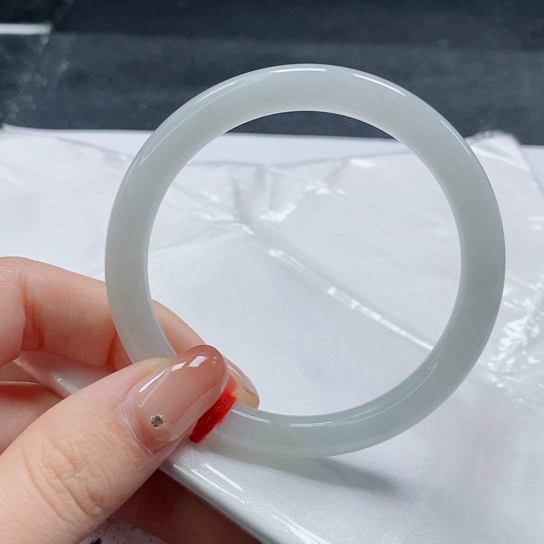 【闪购商品】未镶嵌手镯（圆镯）翡翠554号