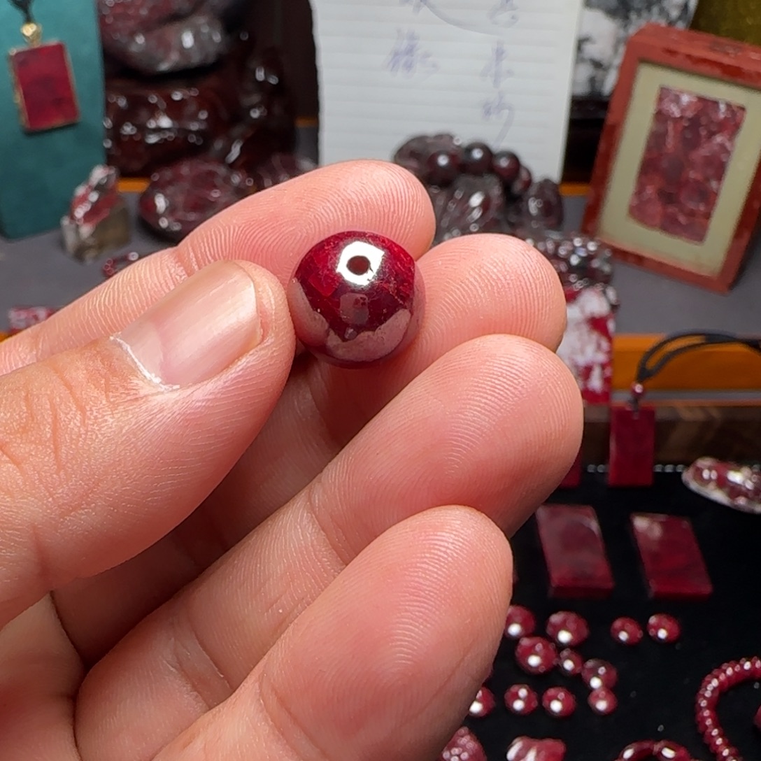 全***缘天然辰砂原矿圆珠