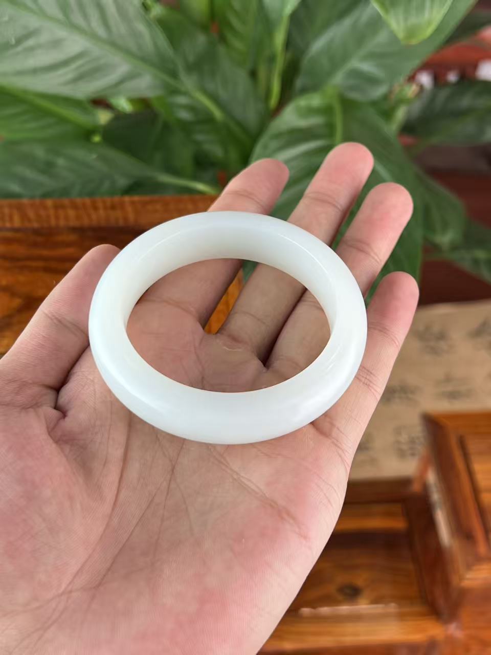 天然和田玉羊脂白手镯镯子