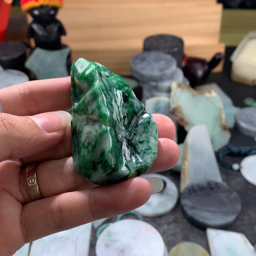 翡翠颈饰未镶嵌来*看