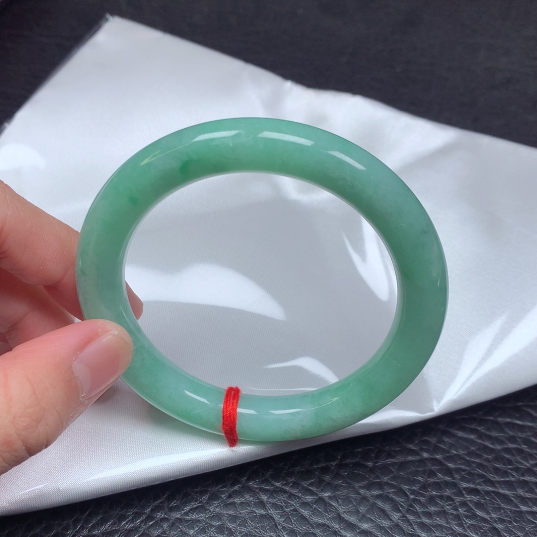 翡翠手镯（圆镯）未镶嵌