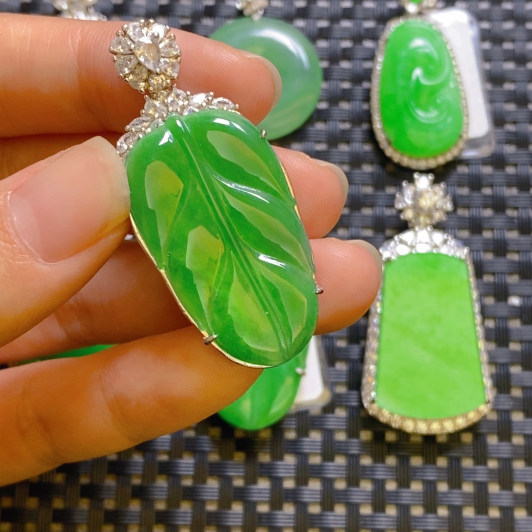 翡翠颈饰银S925镶嵌吊坠