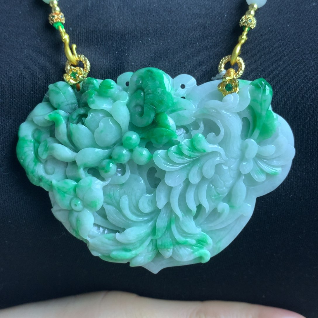 翡翠颈饰未镶嵌翡翠