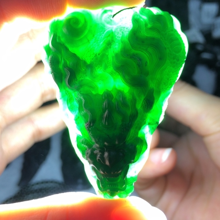 定制翡翠未镶嵌龙头覇业