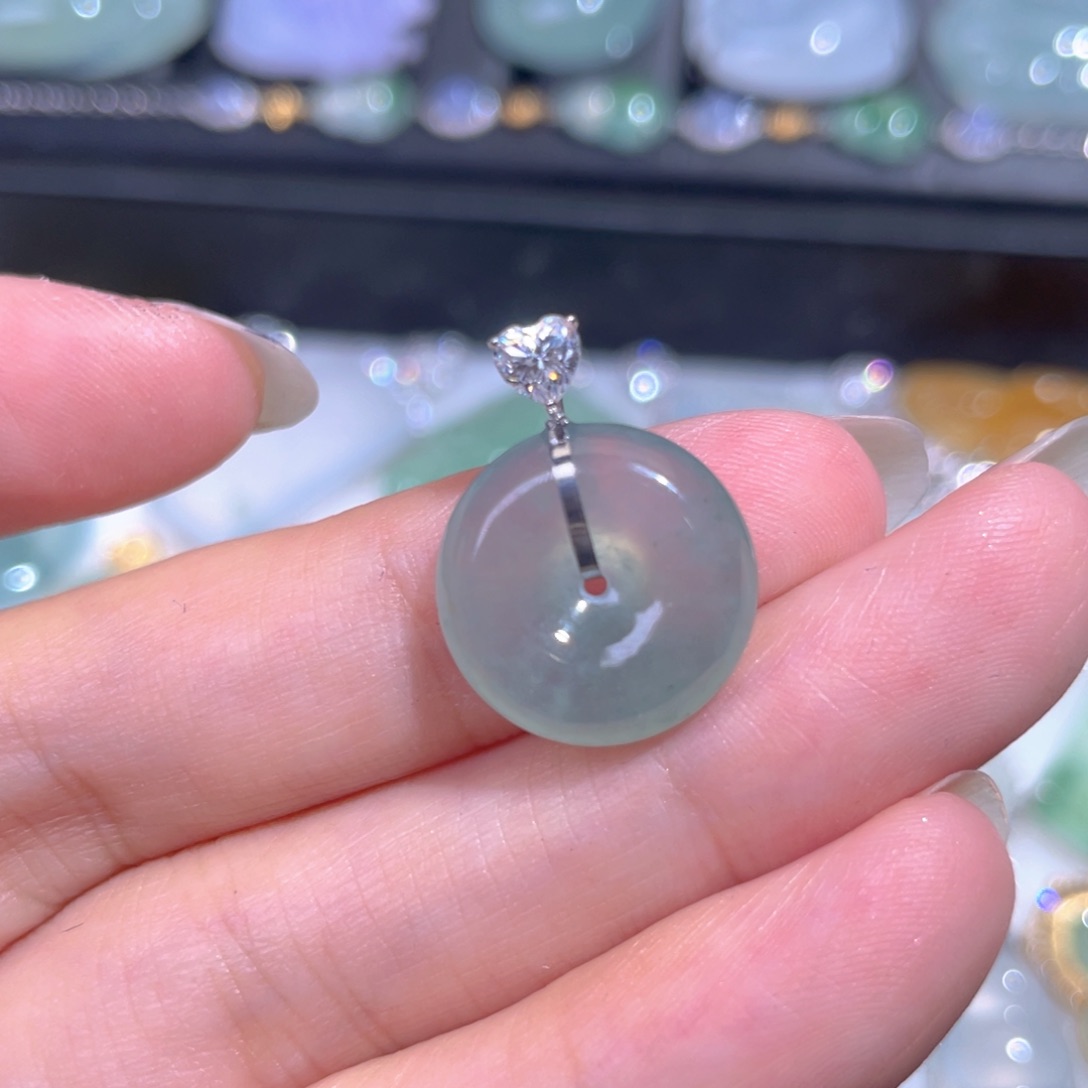 颈饰18K金镶嵌翡翠翡翠