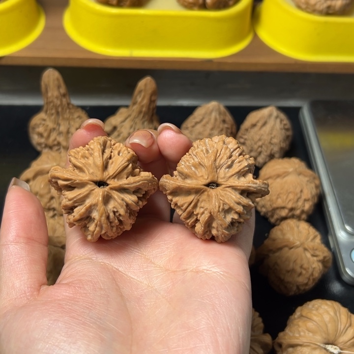 Y***Z吊坠桃核虎头核桃全品