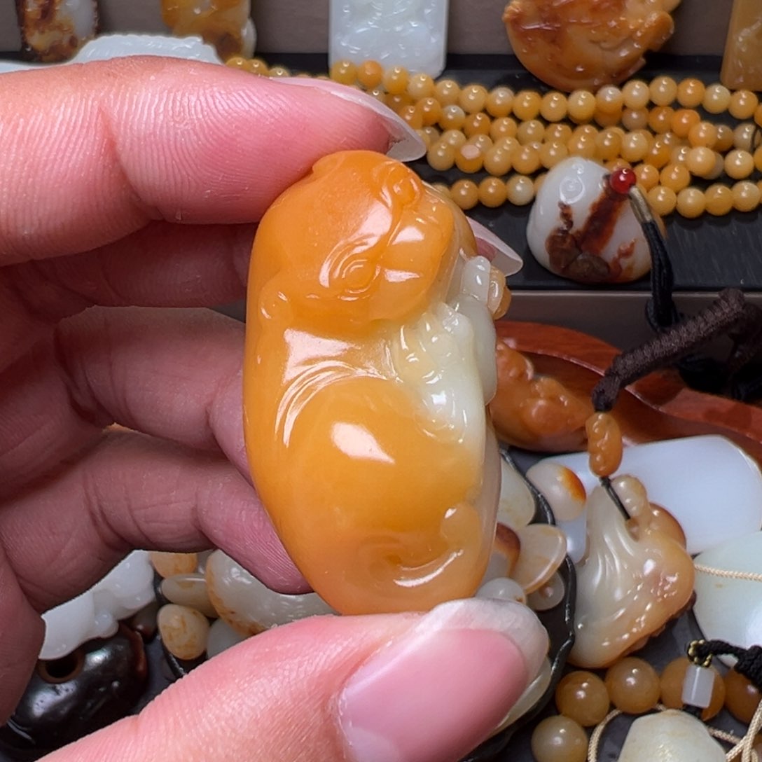 和田玉颈饰未镶嵌王*