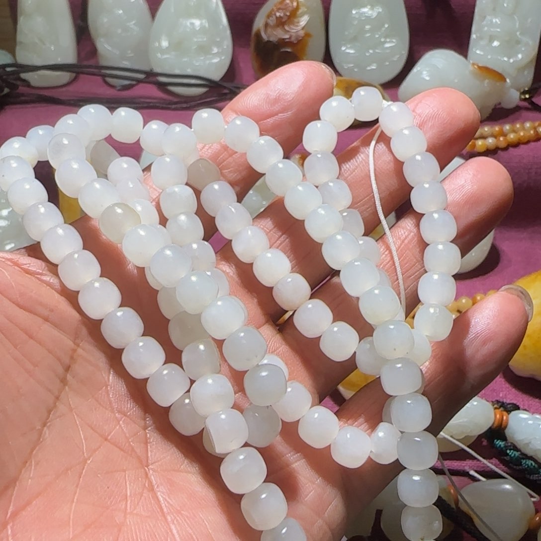 和田玉颈饰未镶嵌真**语